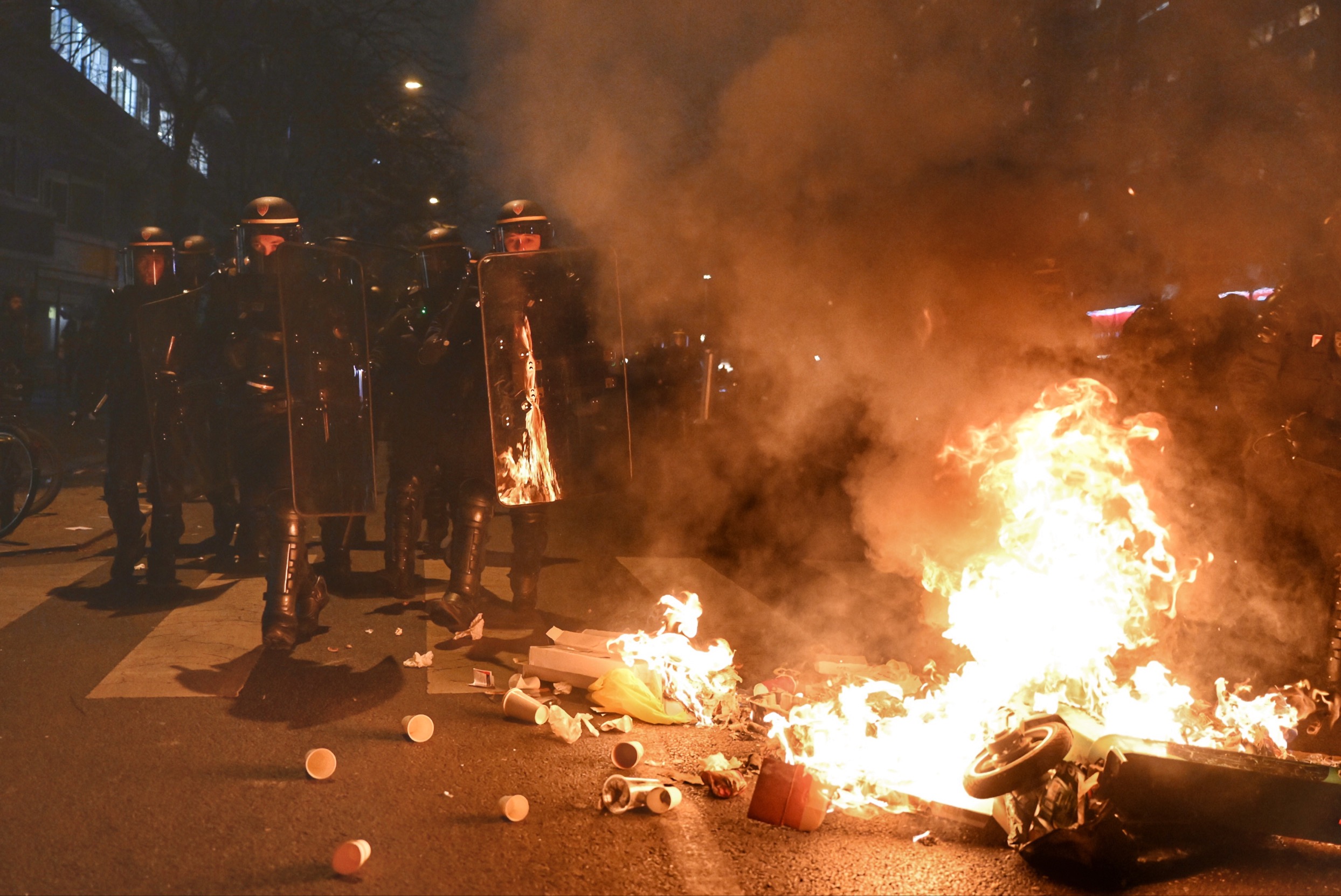 place italie CRS manifestation retraites