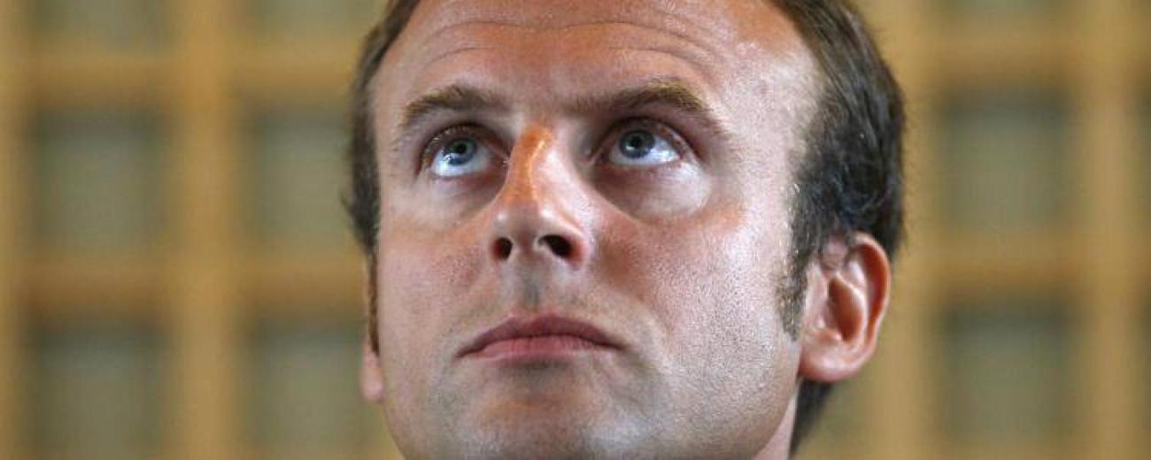 emmanuel-macron-visage-yeux-leves-francesoir_field_image_de_base.jpg Emmanuel Macron.