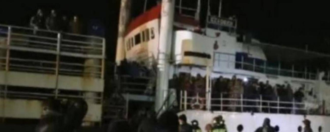 immigration_italie_field_image_de_base.jpg Capture d'écran de l'arrivée du cargo Ezadeen en Italie