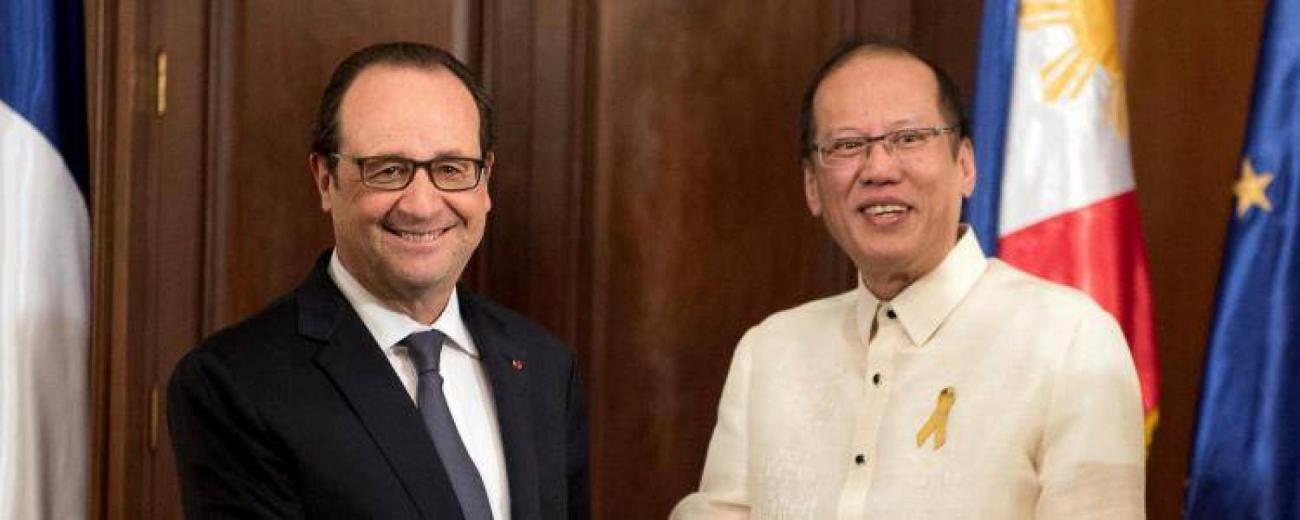 hollande-aquino-manille-francesoir_field_image_de_base.jpg François Hollande a rencontré son homologue philippin Benigno Aquino à Manille ce jeudi.