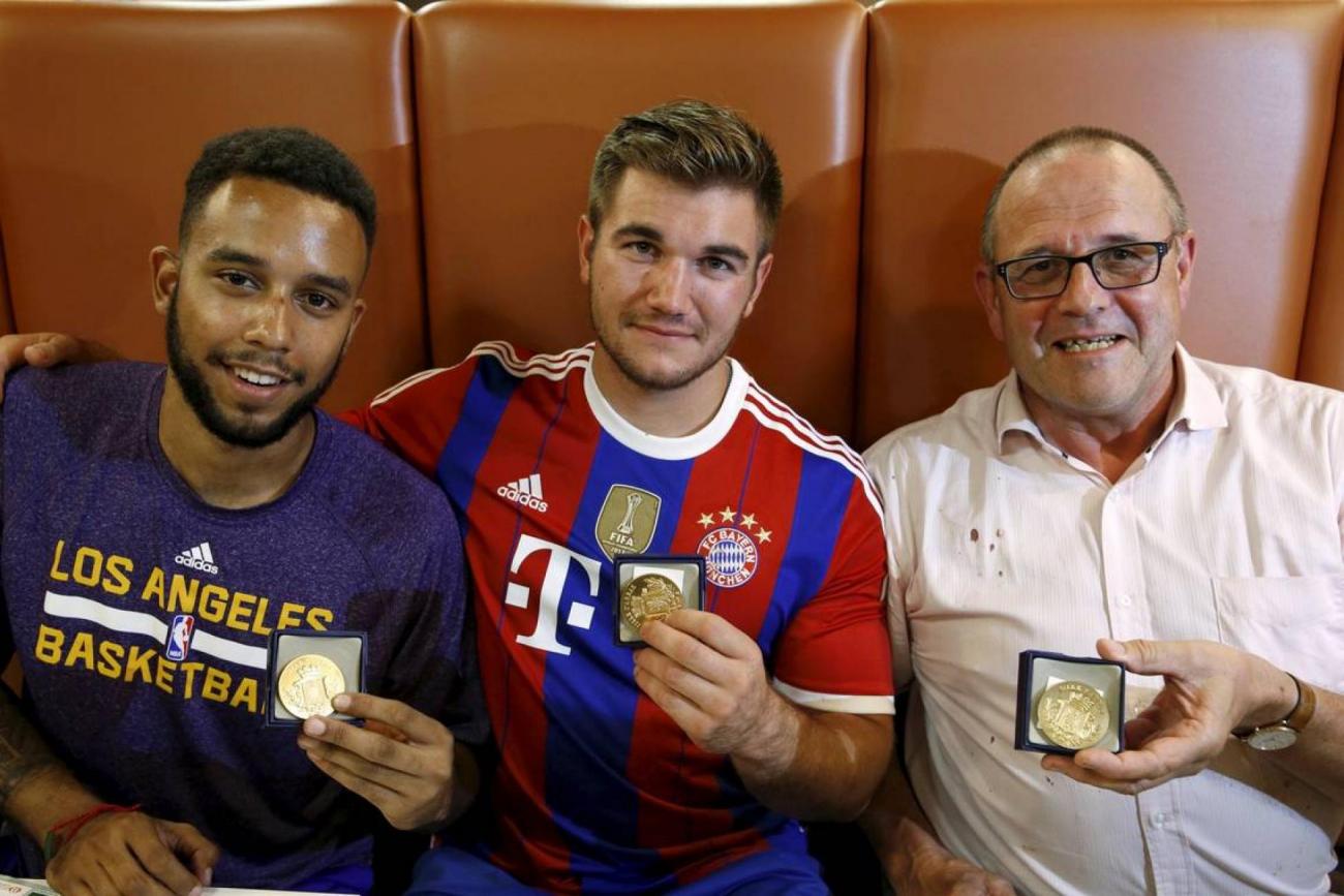 thalys-fusillade-heros-medailles-militaires-francesoir.jpg Anthony Sadler, Alek Skarlatos et Chris Norman, trois des quatre héros du Thalys.