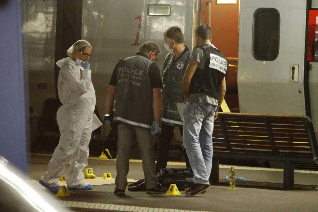 thalys-fusillade-trains-police-francesoir.jpg Des policiers en gare d'Arras après la fusillade du Thalys.