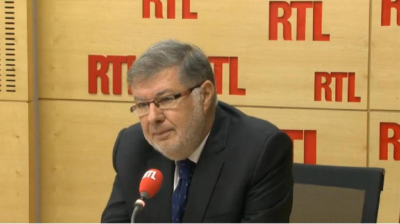 alain-vidaliesfrancesoir.jpg Alain Vidalies au micro de RTL.
