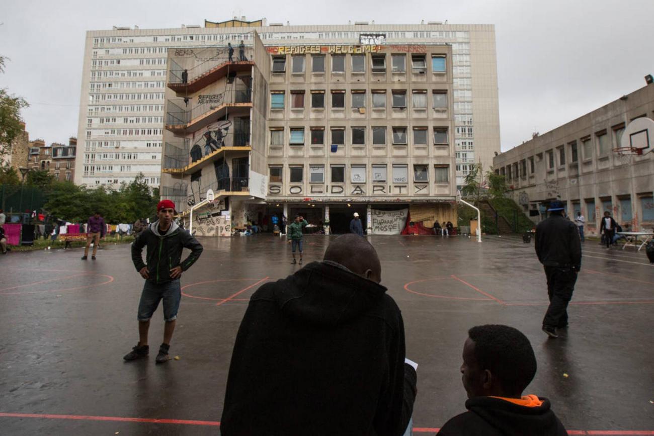 migrants-refugies-lycee-jean-quarre-paris-francesoir.jpg Des migrants au lycée Jean-Quarré de Paris.