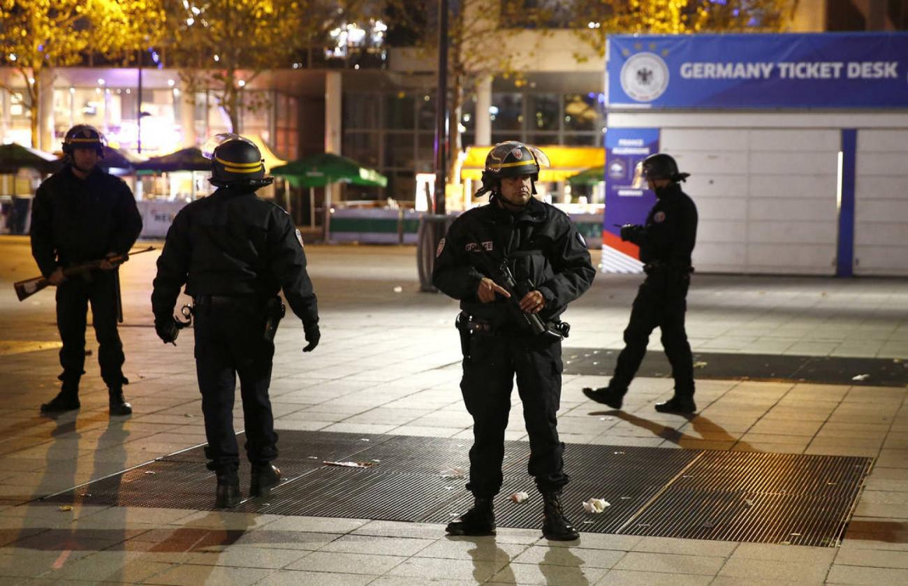 attentats-stade-france-francesoir.jpg Attentats Paris 13 nov 2015 Stade France Policiers