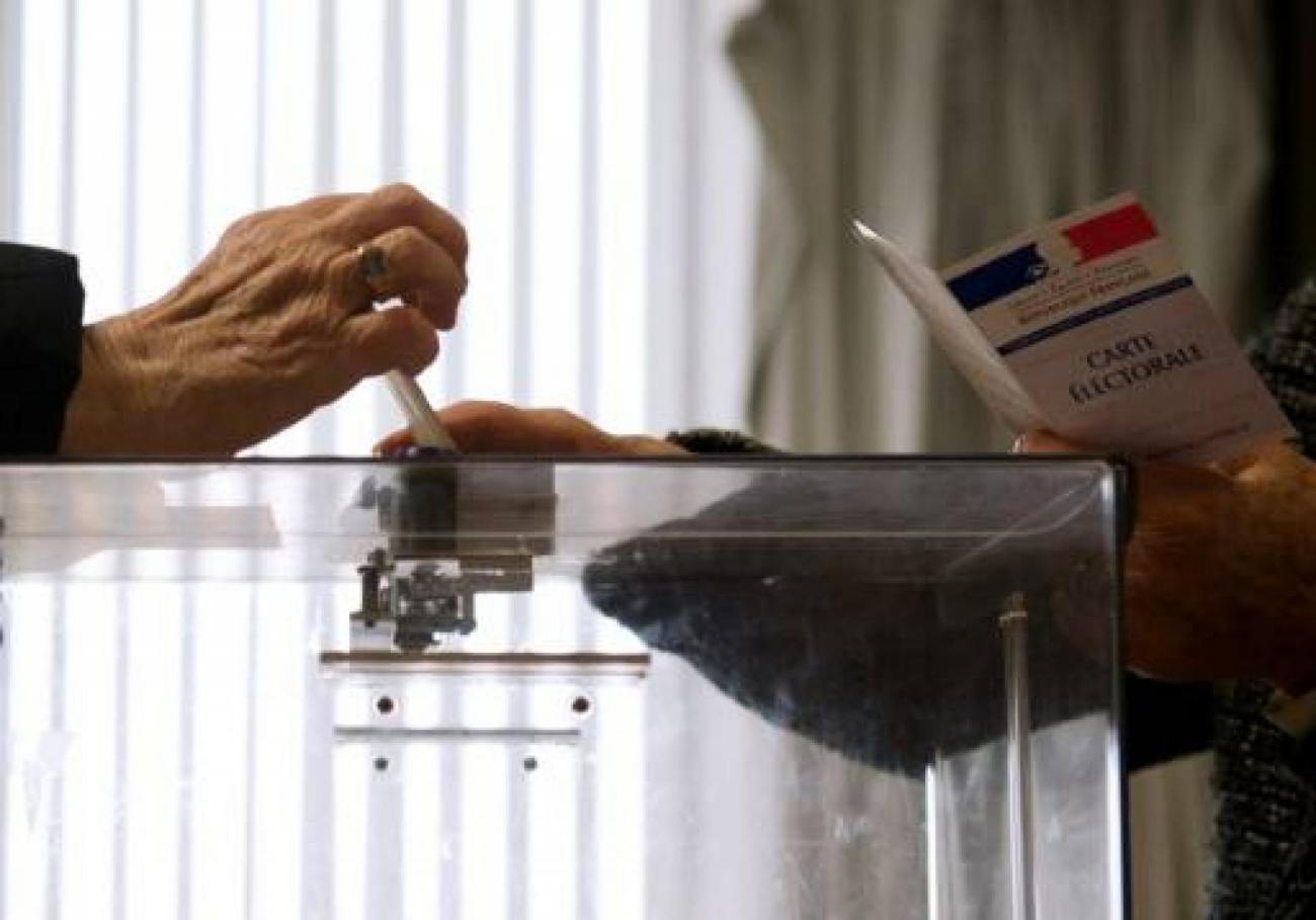 b8b69cb96c1c319295d47d81e00acb21f5606d10.jpg Les élections.
