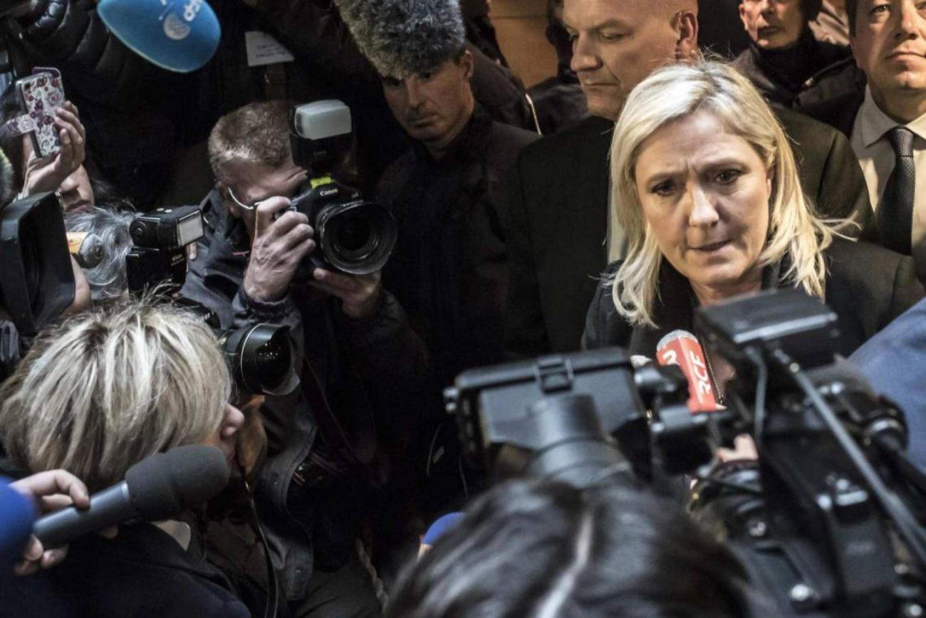 marine-le-pen-fn-polemiques-declarations-colere-micros-cameras-francesoir.jpg Marine Le Pen.