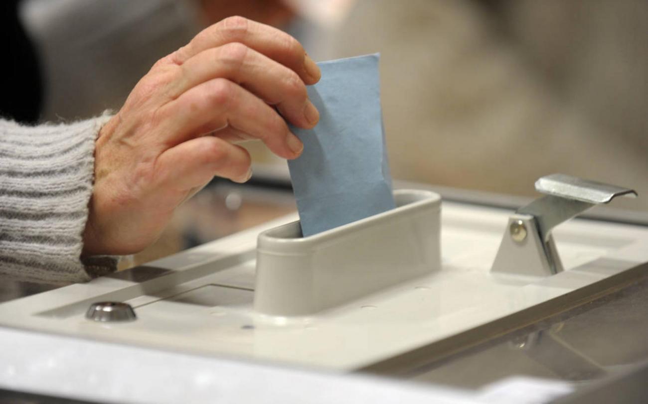 vote-elections-regionales-francesoir.jpg Elections Vote Bulletin Illustration