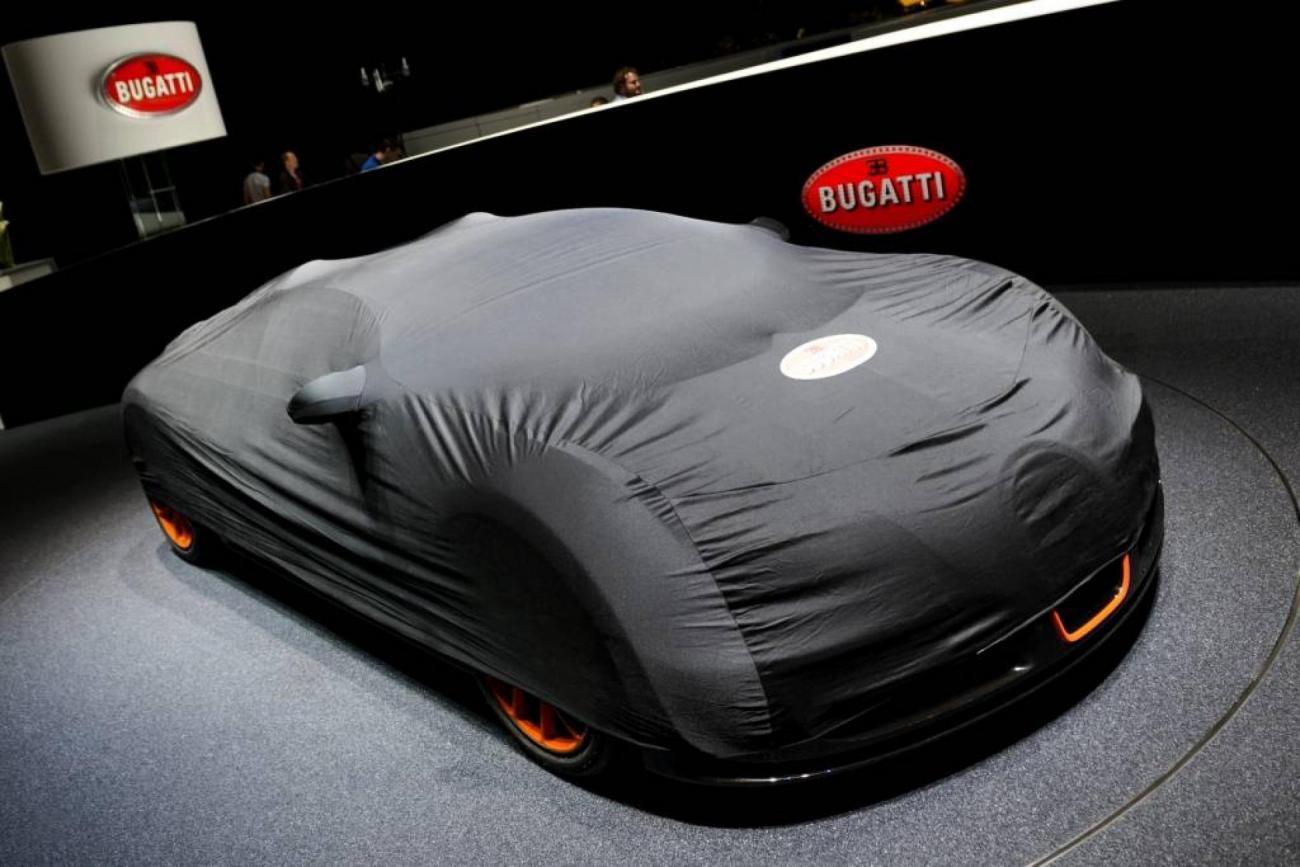 bugatti-chiron-sous-bache-francesoir.jpg Bugatti Chiron voiture