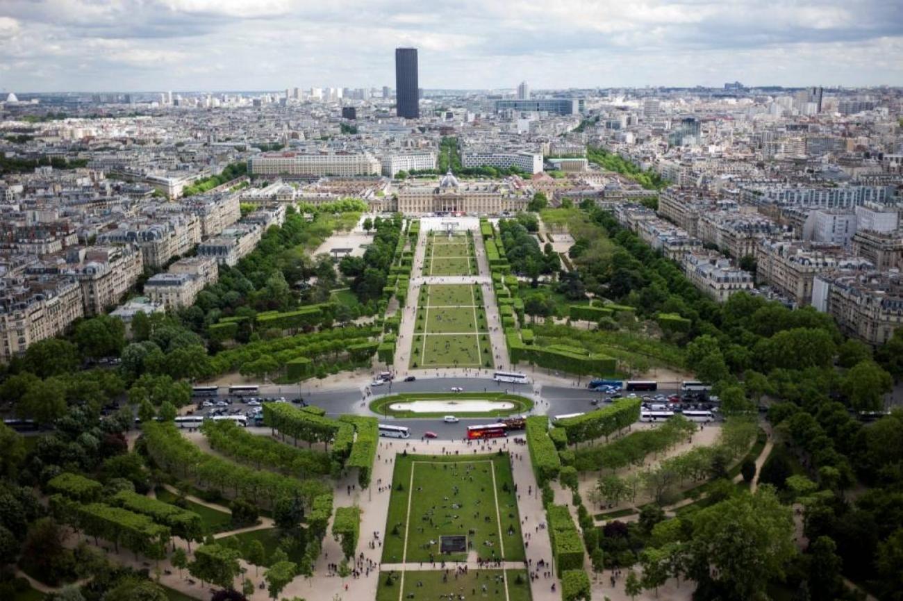 champs-de-mars-francesoir.jpg Le Champs de Mars.