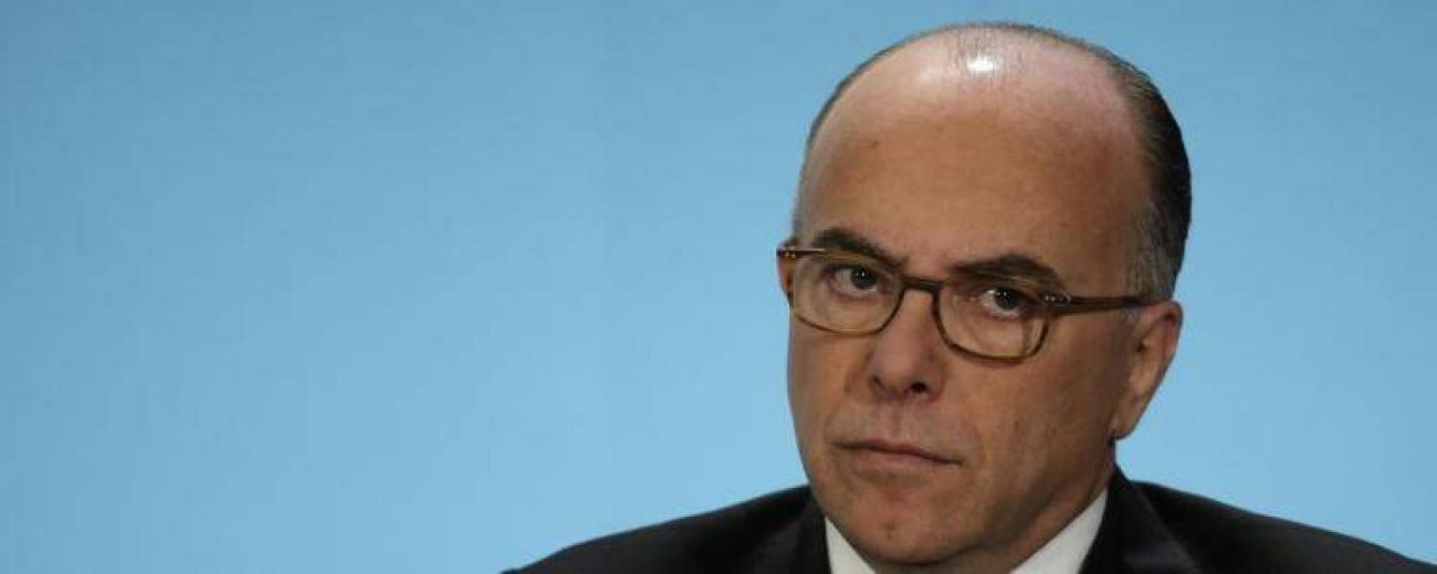 bernard_cazeneuve_mains_jointes_field_image_de_base.jpg Bernard Cazeneuve sérieux mains jointes