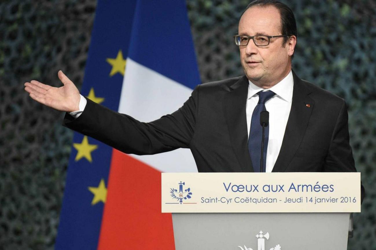 francois-hollande-francesoir_3.jpg François Hollande lors de ses voeux aux armées.