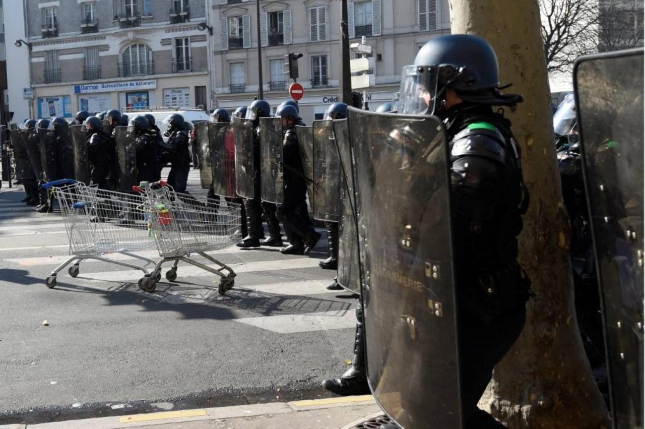 crs-loi-travail-etudiants-lyceens-francesoir.jpg CRS manifestation contre la loi travail