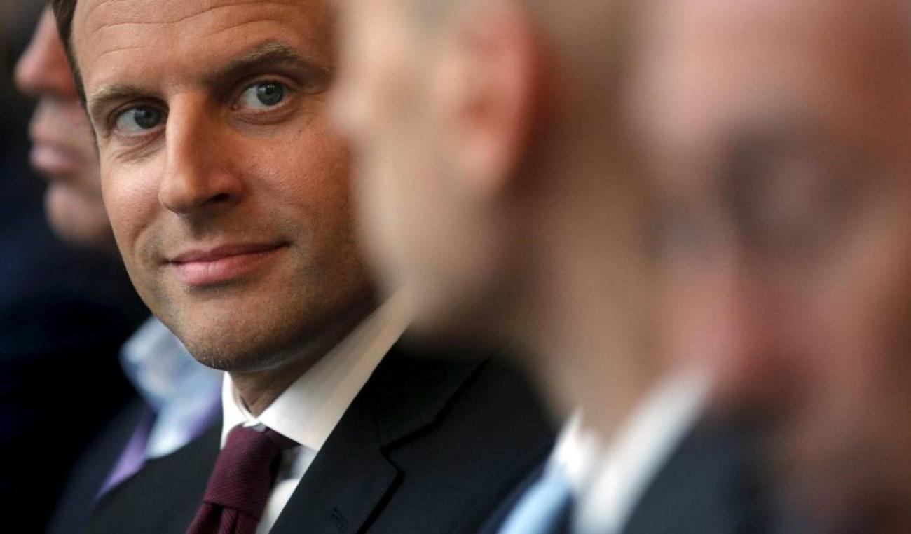 emmanuel-macron-populaire-sondage-accord-president-ps-gauche-droite-francesoir.jpg Emmanuel Macron.