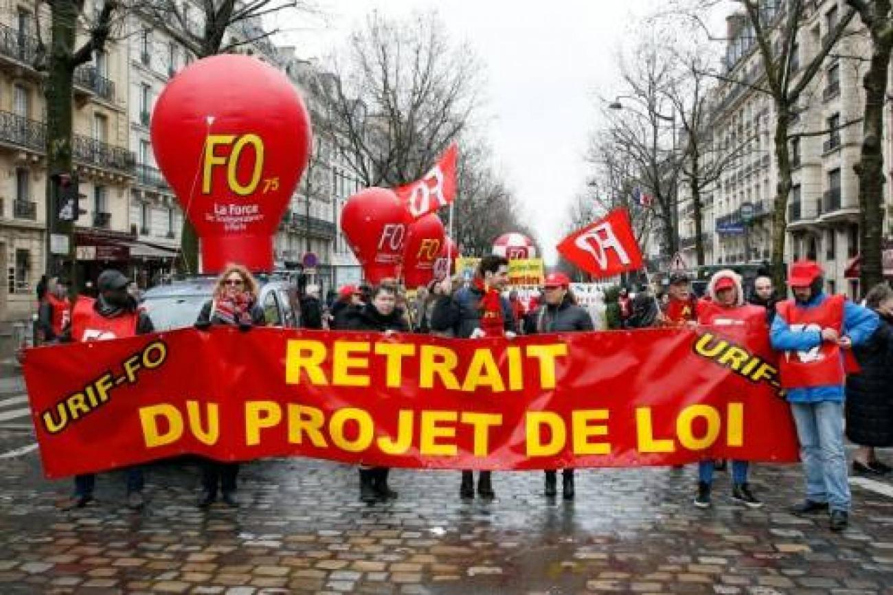 loi-travail-manifestations-blocages-contestations-syndicats-jeunesse-hollande-valls-el-khomri-francesoir.jpg Manifestation contre la loi Travail à Paris.