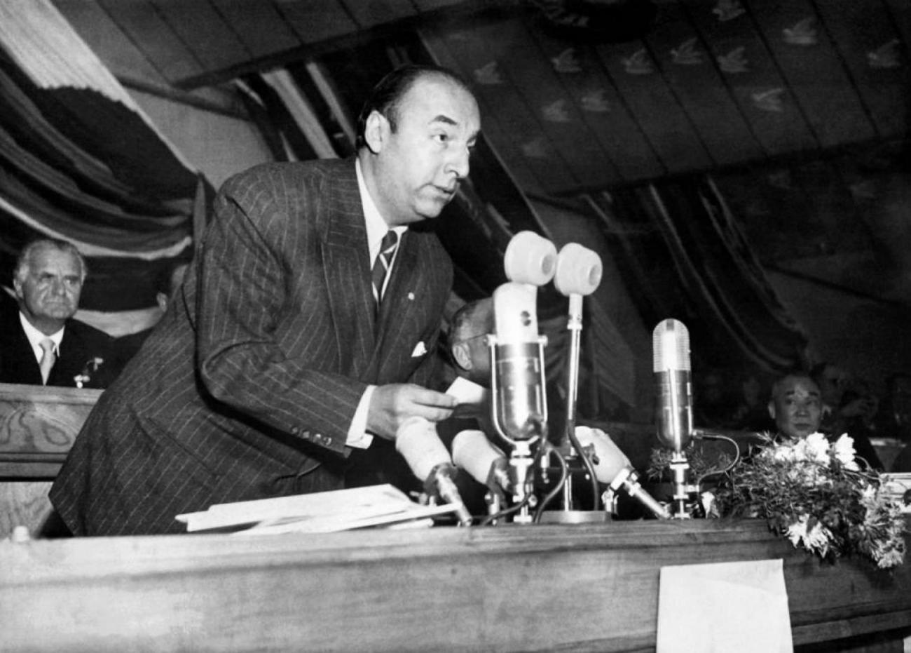 pablo-neruda-buste-varsovie-francesoir.jpg Pablo Neruda Varsovie date inconnue