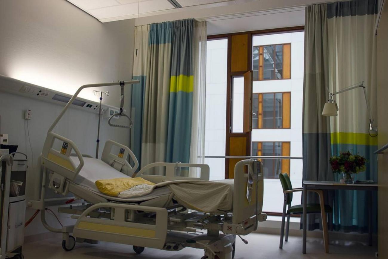 hopital-chambre-vide-illustration.jpg Hôpital-chambre-vide