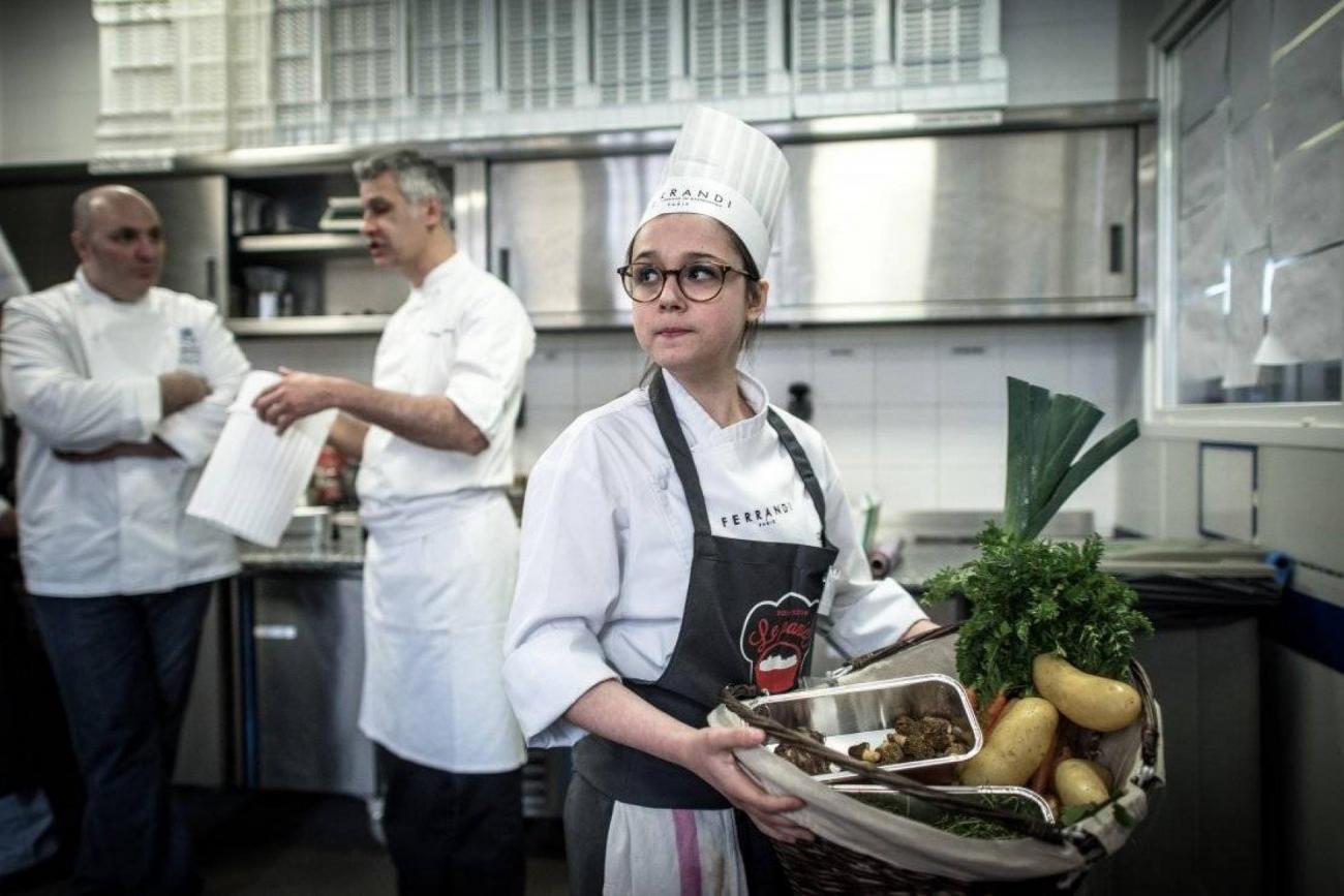 images/93866d31b797ad02c0d4ee9b7f3a3128001092fd.jpg Une étudiante de l'école gastronomique Ferrandi à Paris, le 12 avril 2016