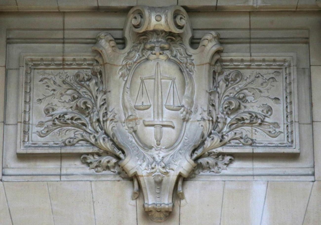 Part-PAR-Par8318796-1-1-0.jpg Détail en relief d'un mur du palais de justice de Paris, le 2 novembre 2015