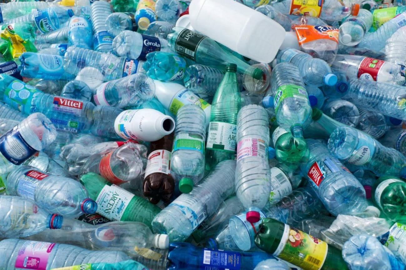 images/Part-PAR-Par7498767-1-1-0.jpg Seuls 26% des emballages en plastique sont recyclés et des objets en plastique, comme des jouets, sont impropres au recyclage, selon 60 Millions de consommateurs