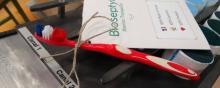 Une brosse à dents bioseptyl.