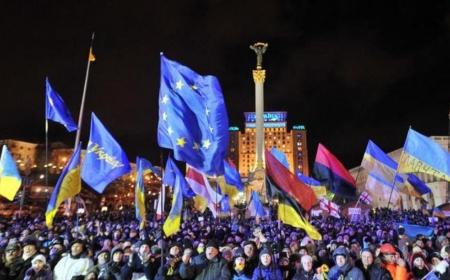 europeukrainemaidan.jpg Manifestation d'Ukrainiens proeuropéens en 2013 à Kiev, place Maïdan.