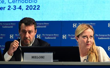 Les leaders de La Ligue Matteo Salvini (g) et de Fratelli d'Italia Giorgia Meloni à Cernobbio, en…